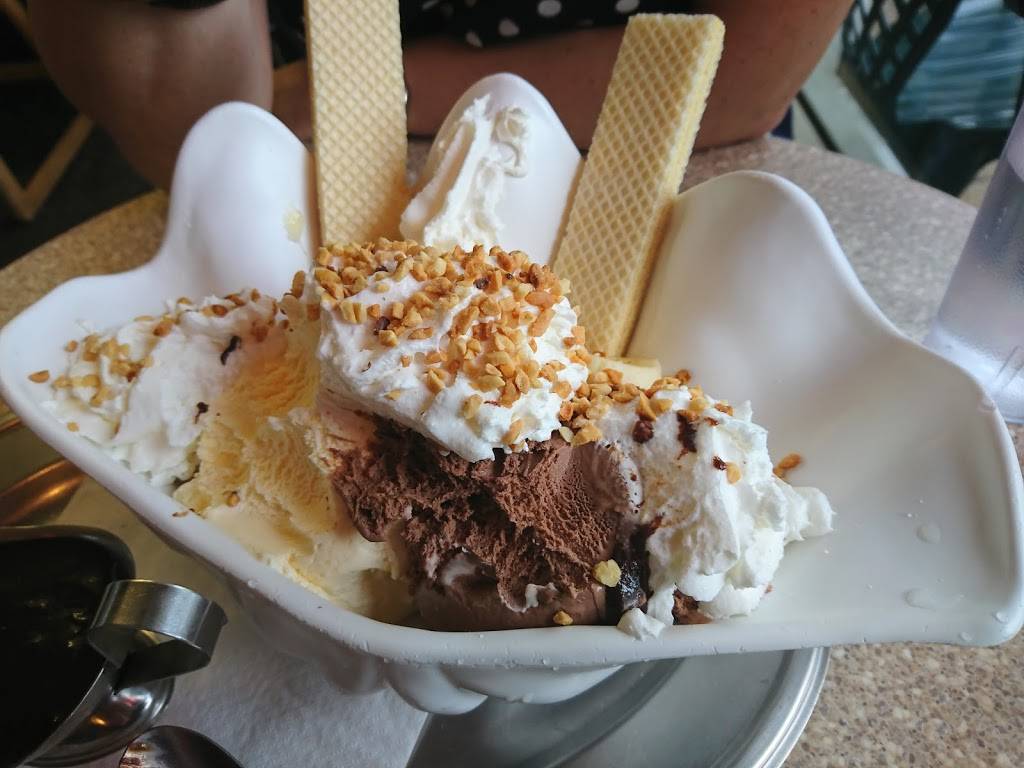 Margies Candies | restaurant | 1813 W Montrose Ave, Chicago, IL 60613, USA | 7733480400 OR +1 773-348-0400