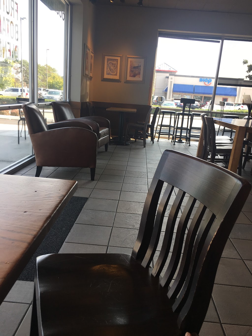 Starbucks | cafe | 6607 W Canal Dr, Kennewick, WA 99336, USA | 5097831640 OR +1 509-783-1640