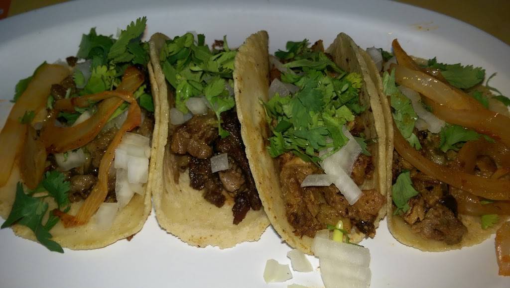 Taqueria Taco Riendo | restaurant | 127 W Main St, Apopka, FL 32703, USA | 4078890300 OR +1 407-889-0300