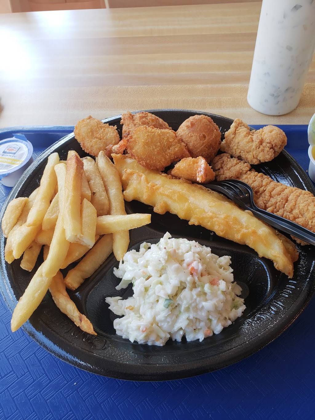 Captain Ds | restaurant | 123 Eway Dr, Charlotte, NC 28213, USA | 7045987555 OR +1 704-598-7555