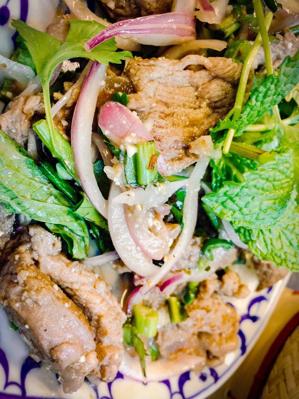 Ploy Thai kitchen | restaurant | 486 Royer Dr #101, Lancaster, PA 17601, USA | 7178244038 OR +1 717-824-4038