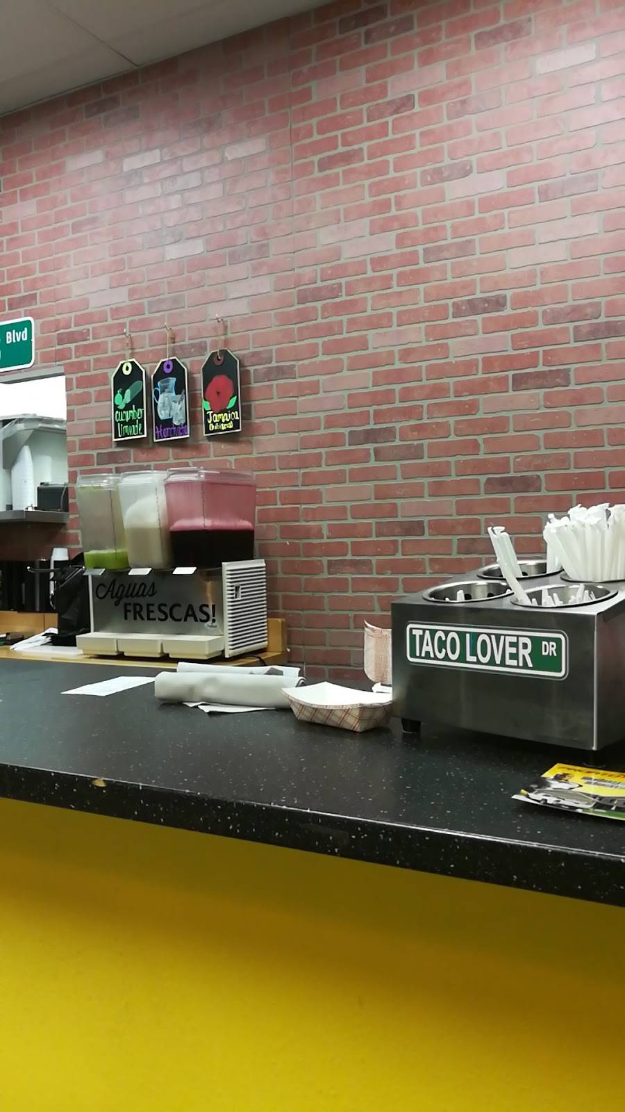 TacoHolics | restaurant | 1613 N Zaragoza Rd #201, El Paso, TX 79936, USA | 9159292592 OR +1 915-929-2592