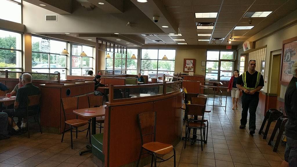 Wendys | restaurant | 977 Golf Links Rd, Ancaster, ON L9K 1K1, Canada | 9056487963 OR +1 905-648-7963