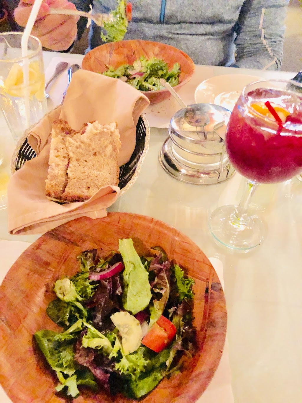 Barge Inn | restaurant | 324 3rd St, Jersey City, NJ 07302, USA | 2014203268 OR +1 201-420-3268