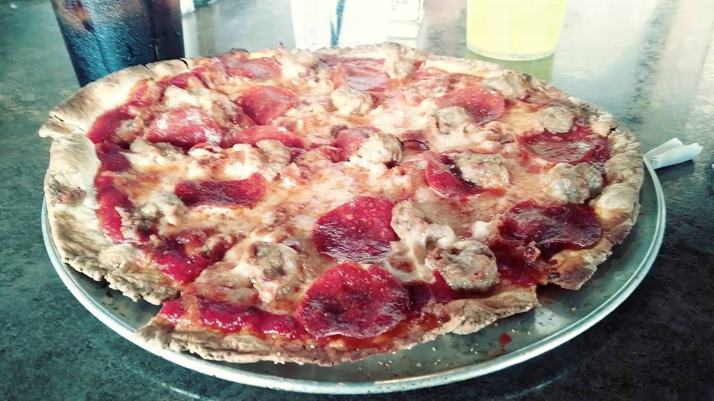 Christianos Pizza | restaurant | 1964 S Koeller St, Oshkosh, WI 54902, USA | 9208917100 OR +1 920-891-7100