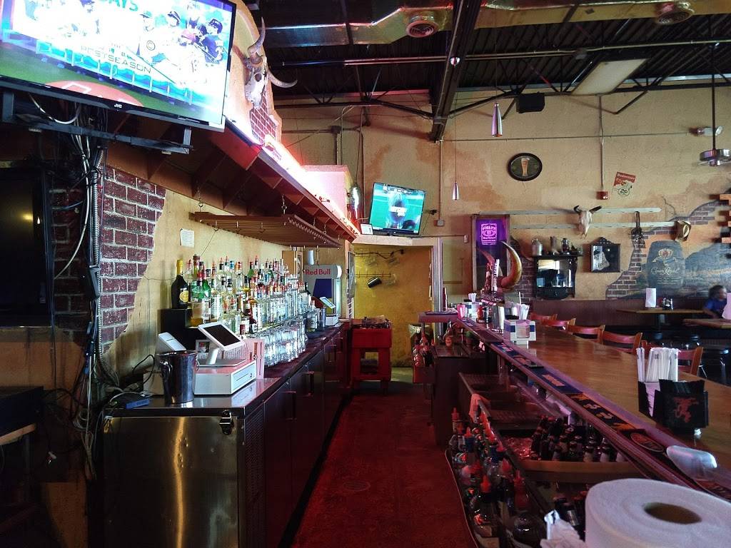 Porkys Roadhouse | restaurant | 4300 Kings Hwy #412, Port Charlotte, FL 33980, USA | 9412687401 OR +1 941-268-7401