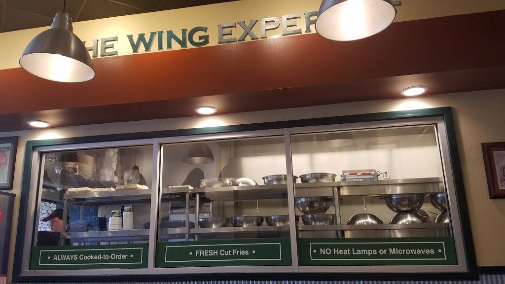 Wingstop | restaurant | 3939 41st Ave Dr, Moline, IL 61265, USA | 3097649464 OR +1 309-764-9464