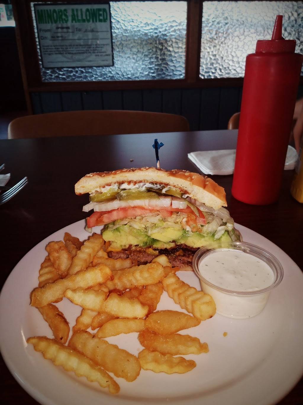 McQueens Bar & Grill | restaurant | 14680 SE River Rd, Milwaukie, OR 97267, USA | 5033539311 OR +1 503-353-9311