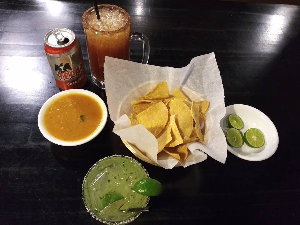 Casa Valencia Mexican Seafood, Bar & Grill -Tucson South Marisco | restaurant | 1825 W Valencia Rd, Tucson, AZ 85746, USA | 5202940208 OR +1 520-294-0208