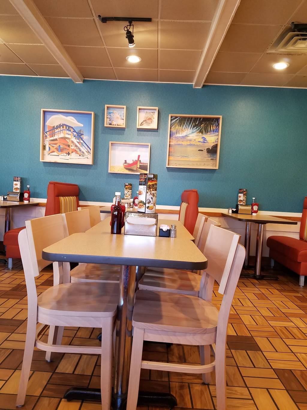 Captain Ds | restaurant | 3623 N Sharon Amity Rd, Charlotte, NC 28205, USA | 7045357310 OR +1 704-535-7310