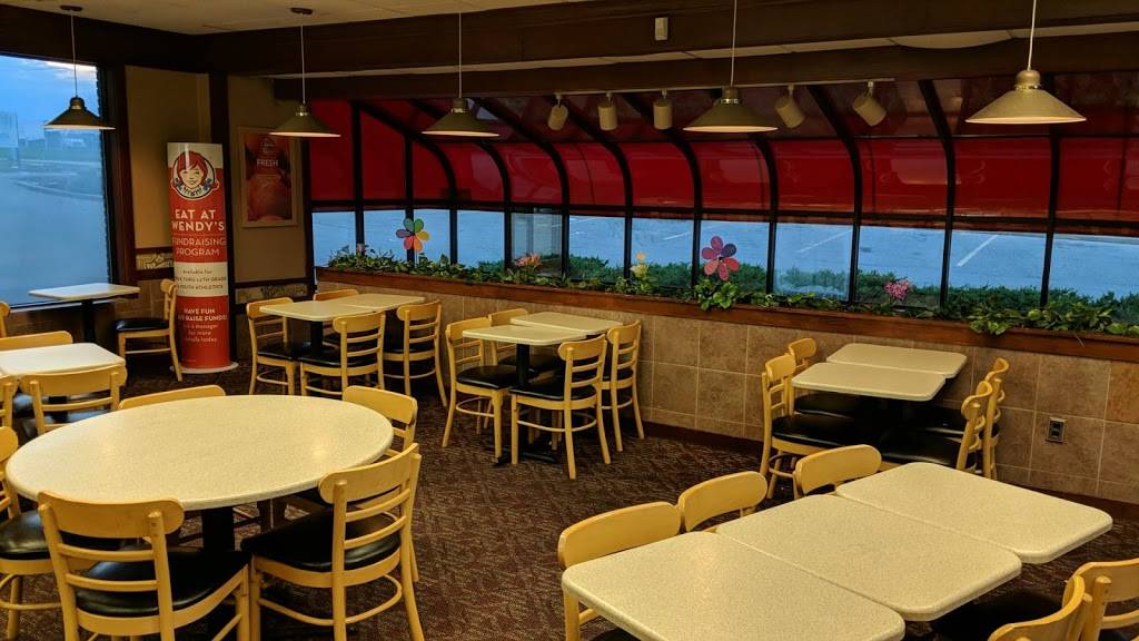 Wendys | restaurant | 11201 W Silver Spring Dr, Milwaukee, WI 53225, USA | 4144619809 OR +1 414-461-9809