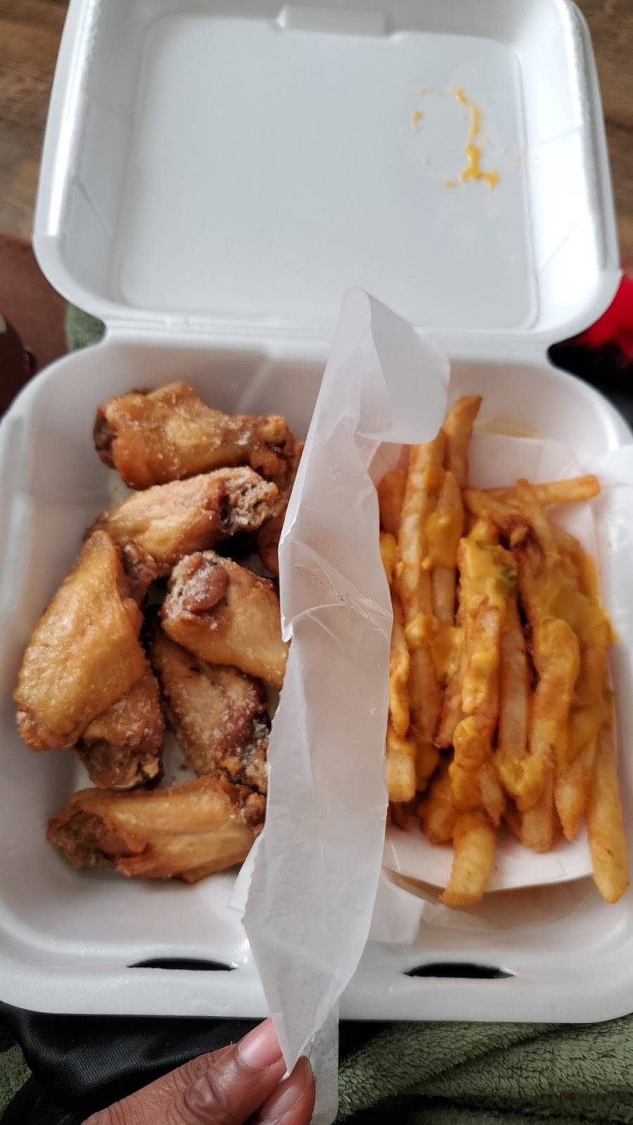 Touchdown Wings | restaurant | 935 U.S. 72 E, Suite T, Athens, AL 35611, USA | 2562321666 OR +1 256-232-1666