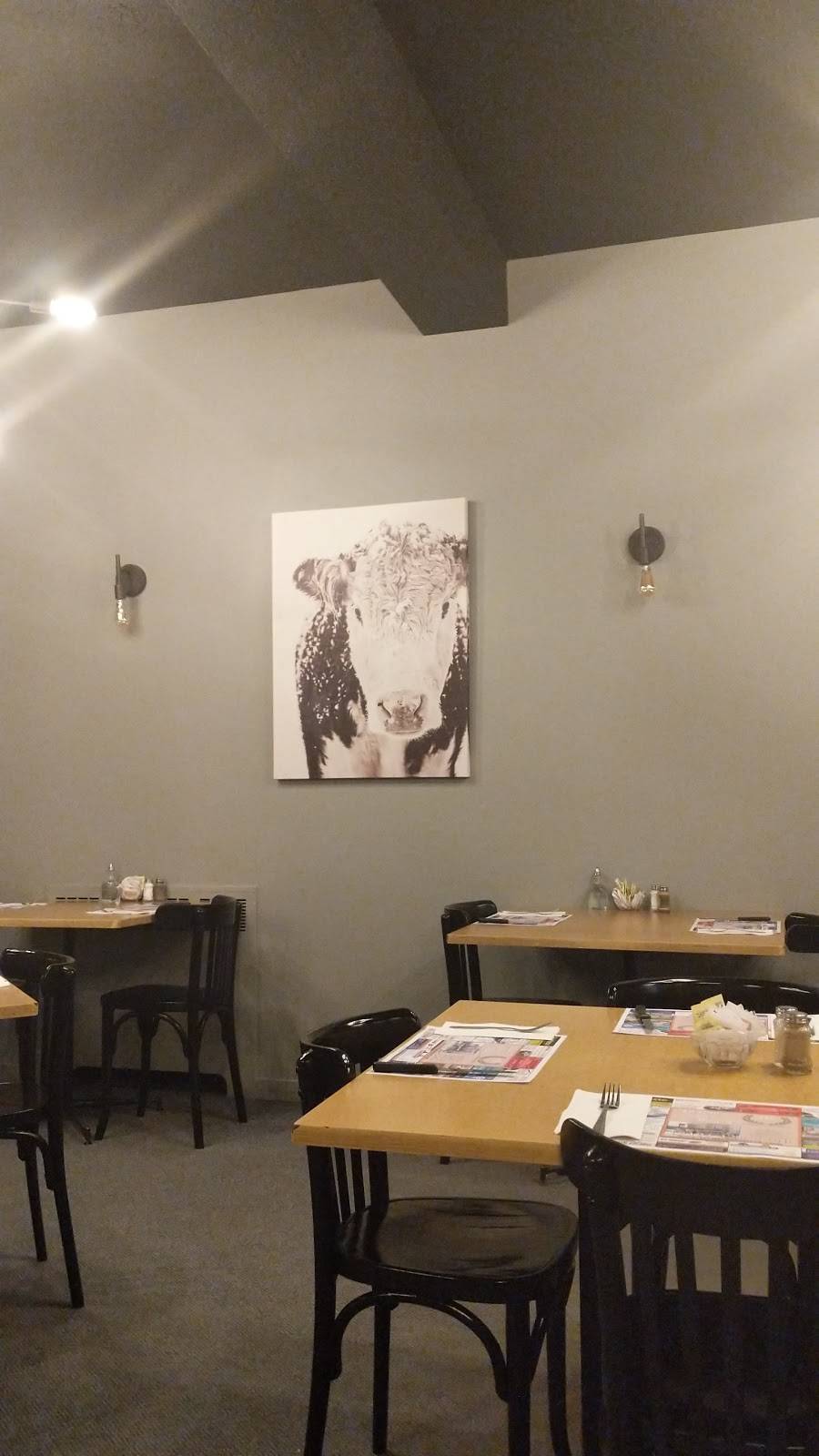 Restaurant-Bar La Villa Du Bifteck Enr | restaurant | 58 Rue Principale, Chénéville, QC J0V 1E0, Canada | 8194283240 OR +1 819-428-3240