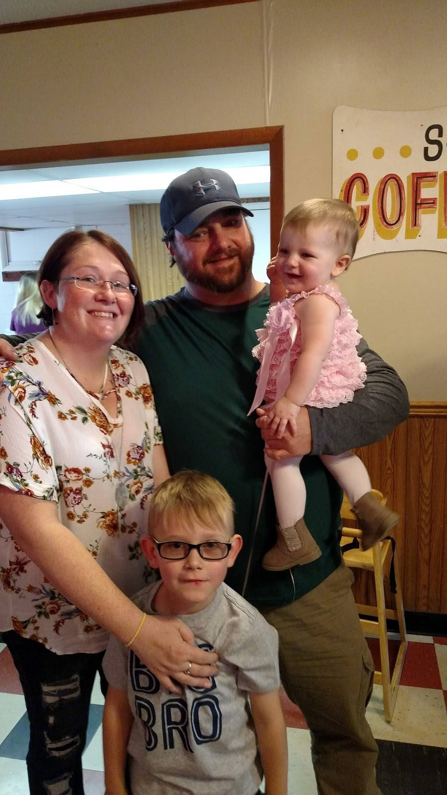 Carolyn & Co Cafe & Bakery | restaurant | 708 N Monroe St, Abingdon, IL 61410, USA | 3094623250 OR +1 309-462-3250