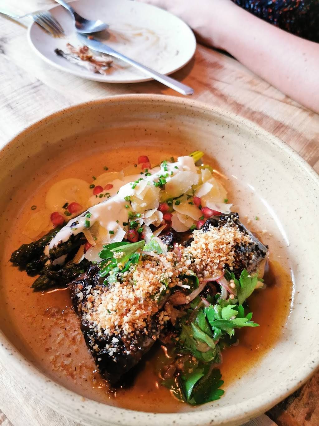 Miel | restaurant | 2194 Rue Centre, Montréal, QC H3K 1J4, Canada | 4383813838 OR +1 438-381-3838