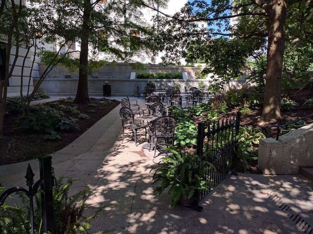 Graze | restaurant | 1 Capitol Square, Columbus, OH 43215, USA | 6147289231 OR +1 614-728-9231