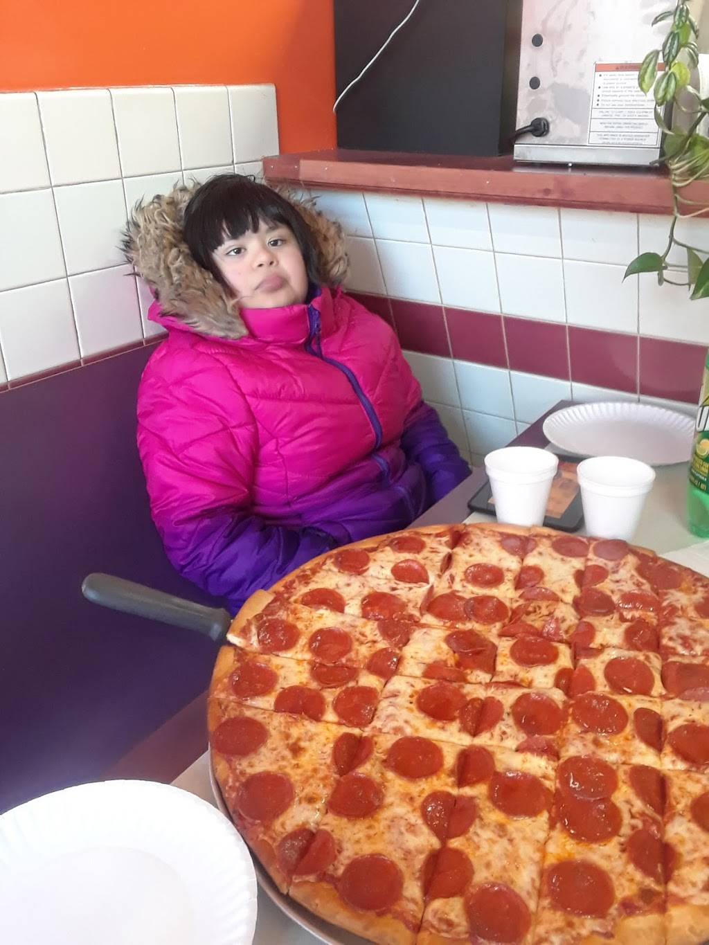 Naples Pizza | restaurant | 4300 S Western Ave, Chicago, IL 60609, USA | 7738439844 OR +1 773-843-9844