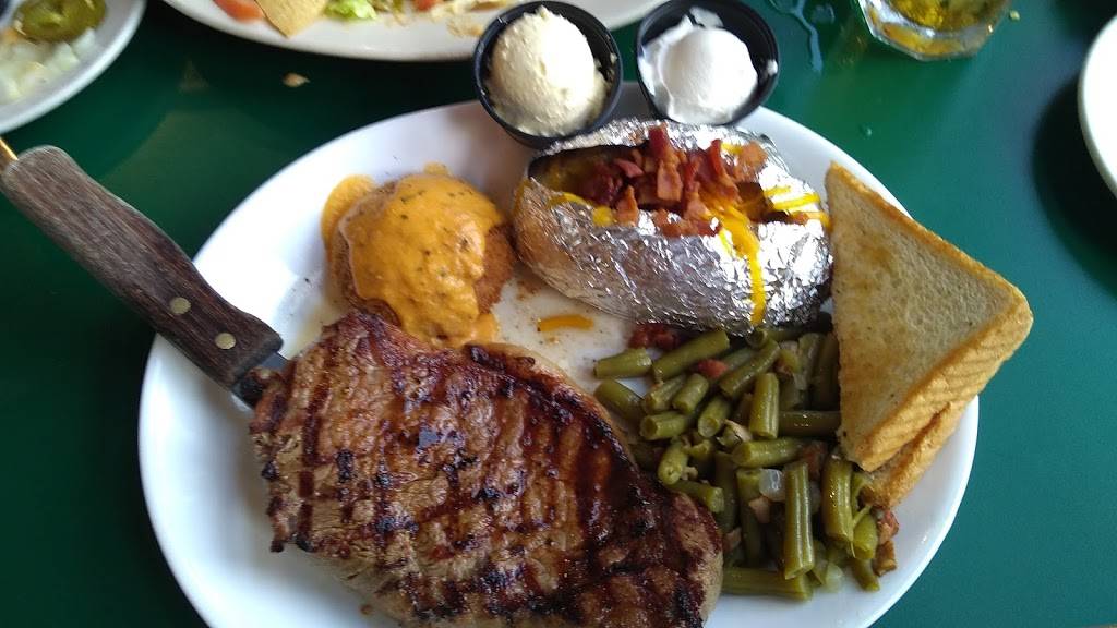 Big Willys Lakehouse | restaurant | 7395 N County Rd 425 W, Brazil, IN 47834, USA | 8124465253 OR +1 812-446-5253