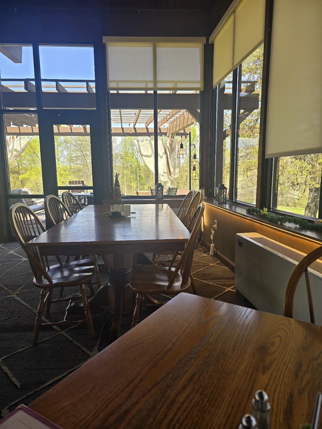 North Bend State Park Restaurant | restaurant | 196 N Bend Park, Cairo, WV 26362, USA | 3046432931 OR +1 304-643-2931