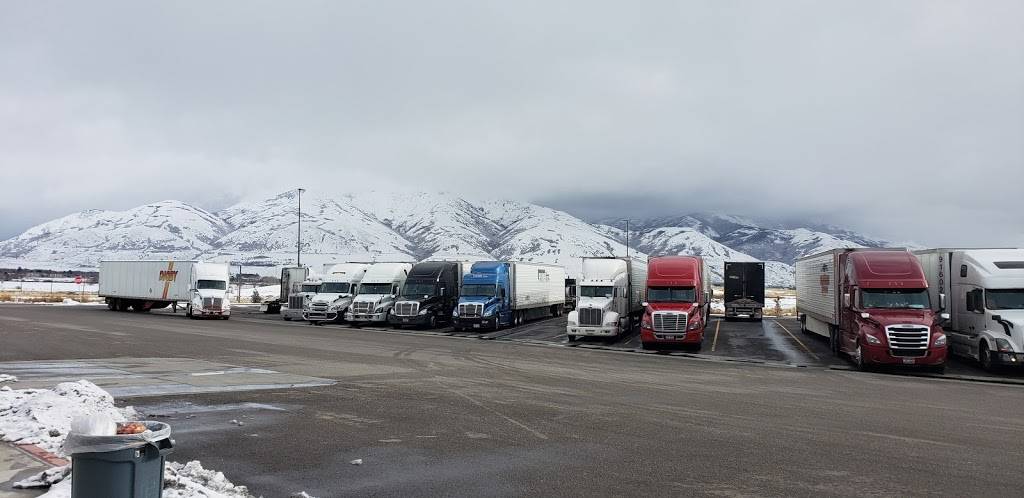 Carls Jr. | restaurant | 20 S 1550 W St, Brigham City, UT 84302, USA | 4357237935 OR +1 435-723-7935