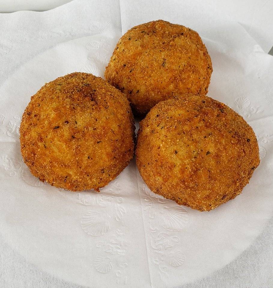 Schnitz & Gigglez | restaurant | 3505 Hampton Rd, Oceanside, NY 11572, USA | 5164286755 OR +1 516-428-6755