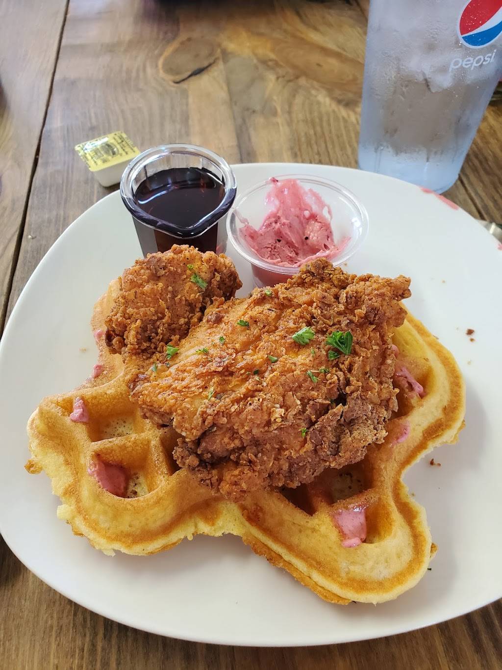 Texas Toast Breakfast & Burgers | restaurant | 3307 S Zarzamora St, San Antonio, TX 78225, USA | 2103329684 OR +1 210-332-9684