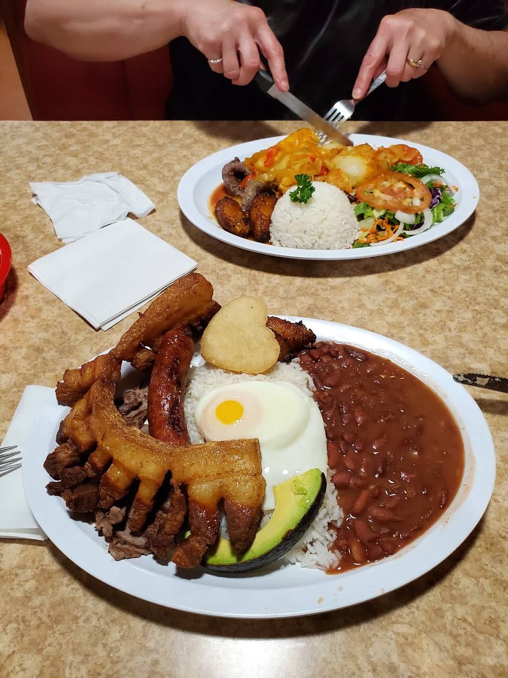 La Olla | restaurant | 6855 S Texas 6, Houston, TX 77083, USA | 2814986060 OR +1 281-498-6060