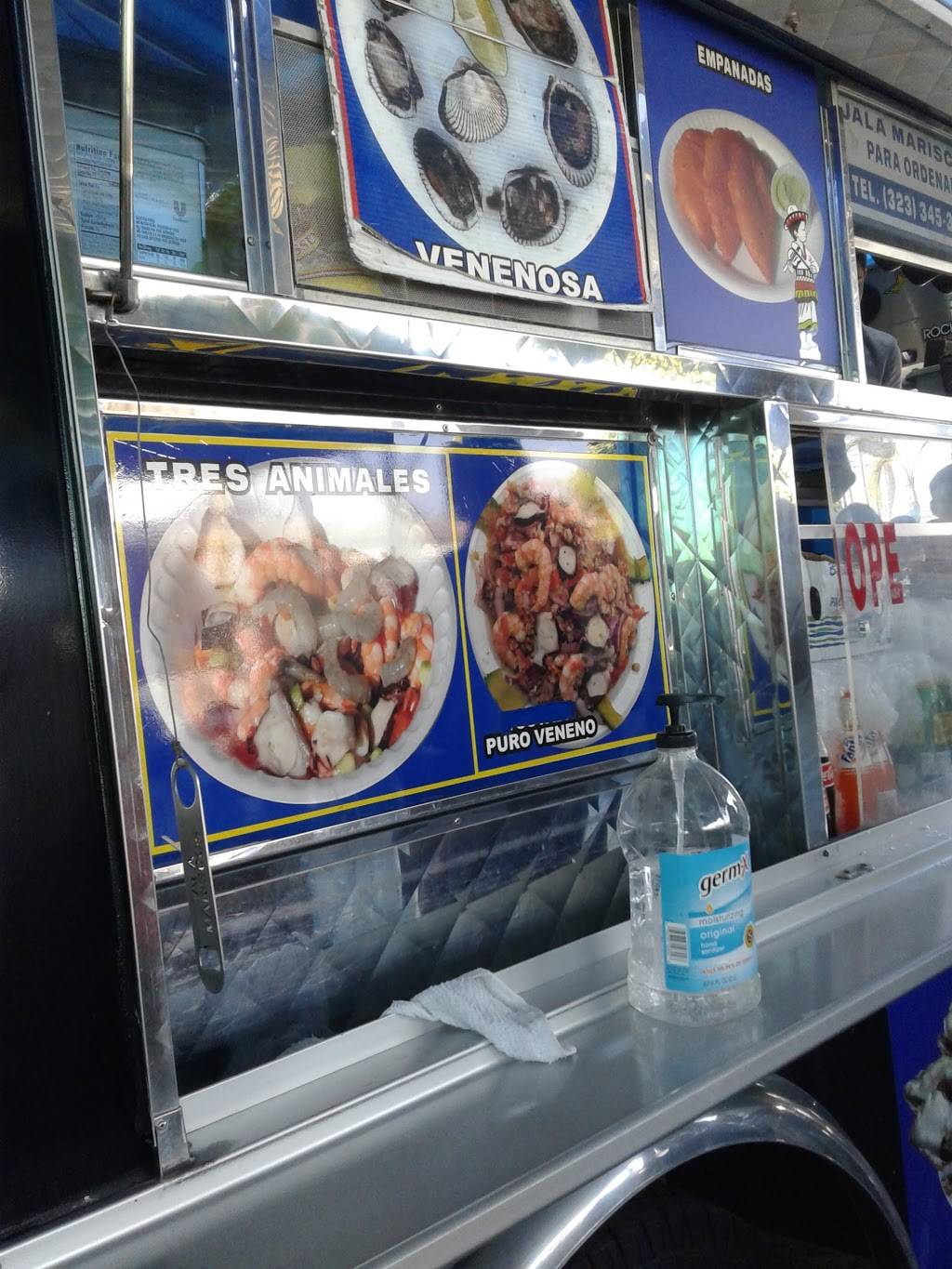 Jala Mariscos El Veneno | restaurant | 11501 Alameda St, Los Angeles, CA 90059, USA | 3233453205 OR +1 323-345-3205