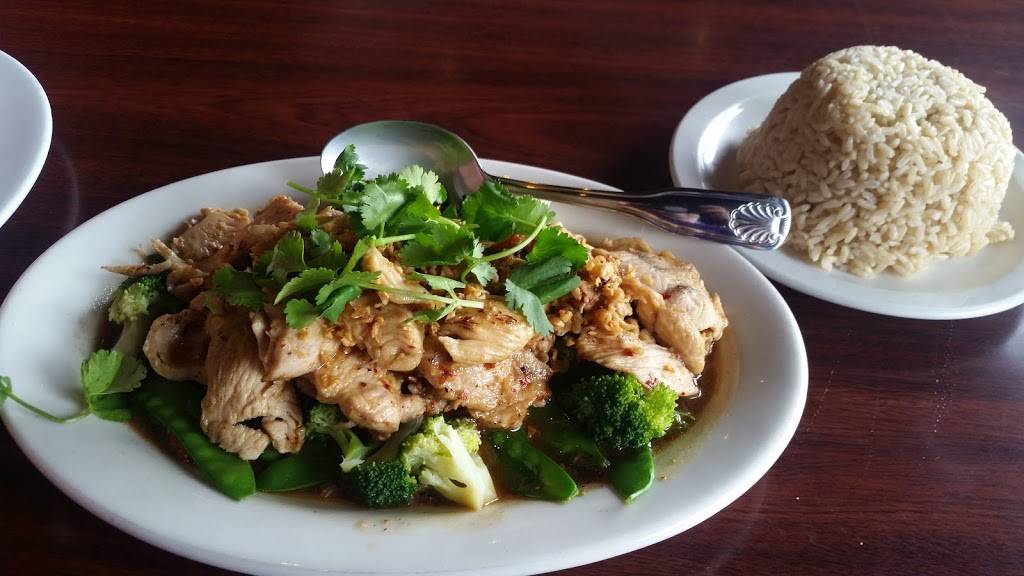 Simply Thai | restaurant | 235 Strander Blvd #140, Tukwila, WA 98188, USA | 2065758777 OR +1 206-575-8777