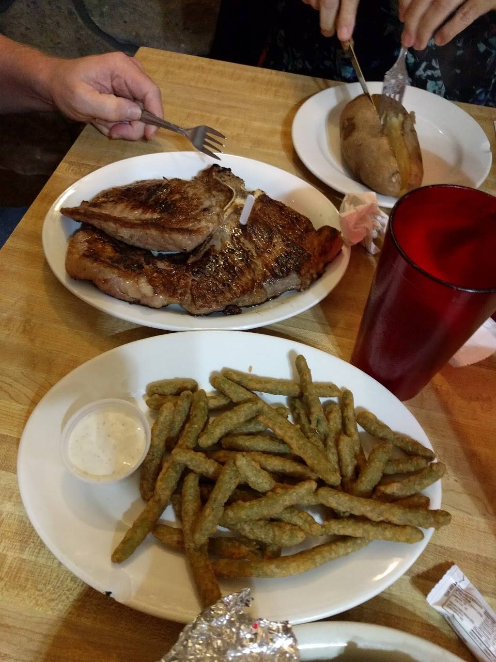 Deer Lodge Dining Room | restaurant | 7466 GA-17, Hiawassee, GA 30546, USA | 7068962726 OR +1 706-896-2726