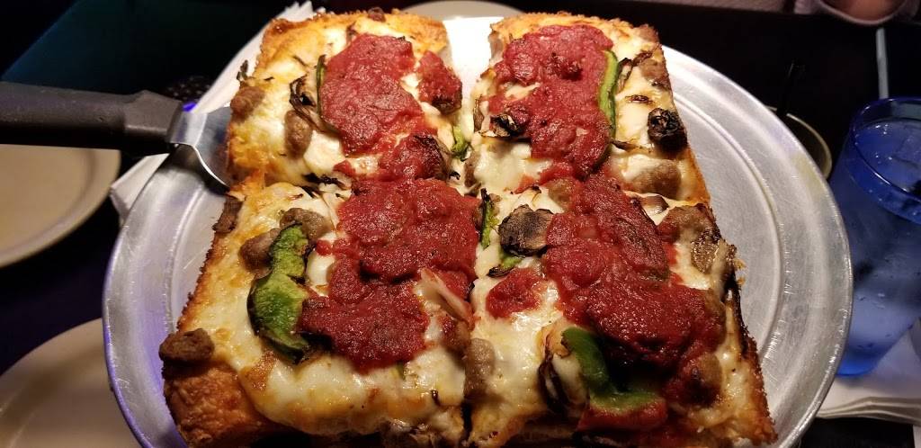 Shields Restaurant Bar Pizzeria | restaurant | 25101 Telegraph Rd, Southfield, MI 48034, USA | 2483562720 OR +1 248-356-2720