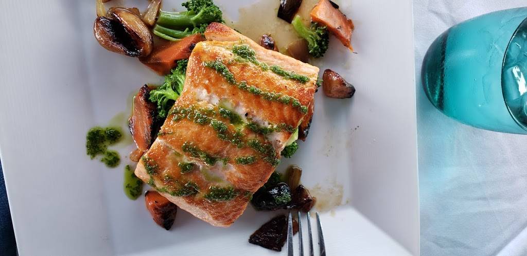 Waypoint Restaurant | restaurant | 400 Old Main Rd, Southold, NY 11971, USA | 6317656373 OR +1 631-765-6373