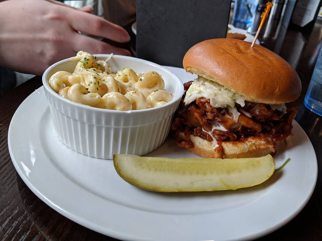 Cherry Creek Grill | restaurant | 1850 W Ridgeway Ave #5, Waterloo, IA 50701, USA | 3192749589 OR +1 319-274-9589