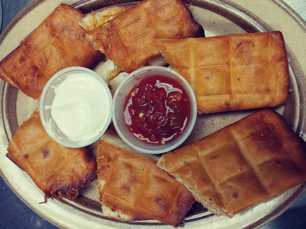 The Lake House | restaurant | 2822 N Center St, Maryville, IL 62062, USA | 6182882200 OR +1 618-288-2200