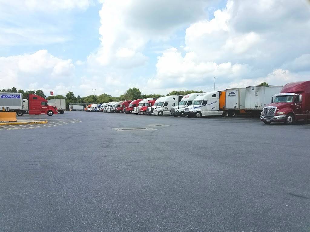 Flying J Travel Center | restaurant | 1501 Harrisburg Pike, Carlisle, PA 17015, USA | 7172436659 OR +1 717-243-6659