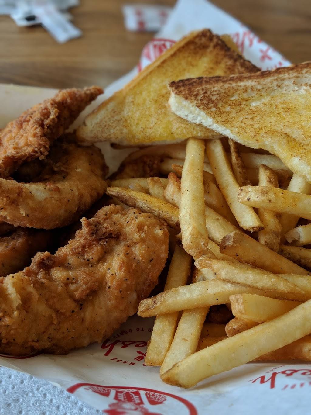 Slim Chickens | restaurant | 5841 Northwest Expy, Warr Acres, OK 73132, USA | 4054707179 OR +1 405-470-7179