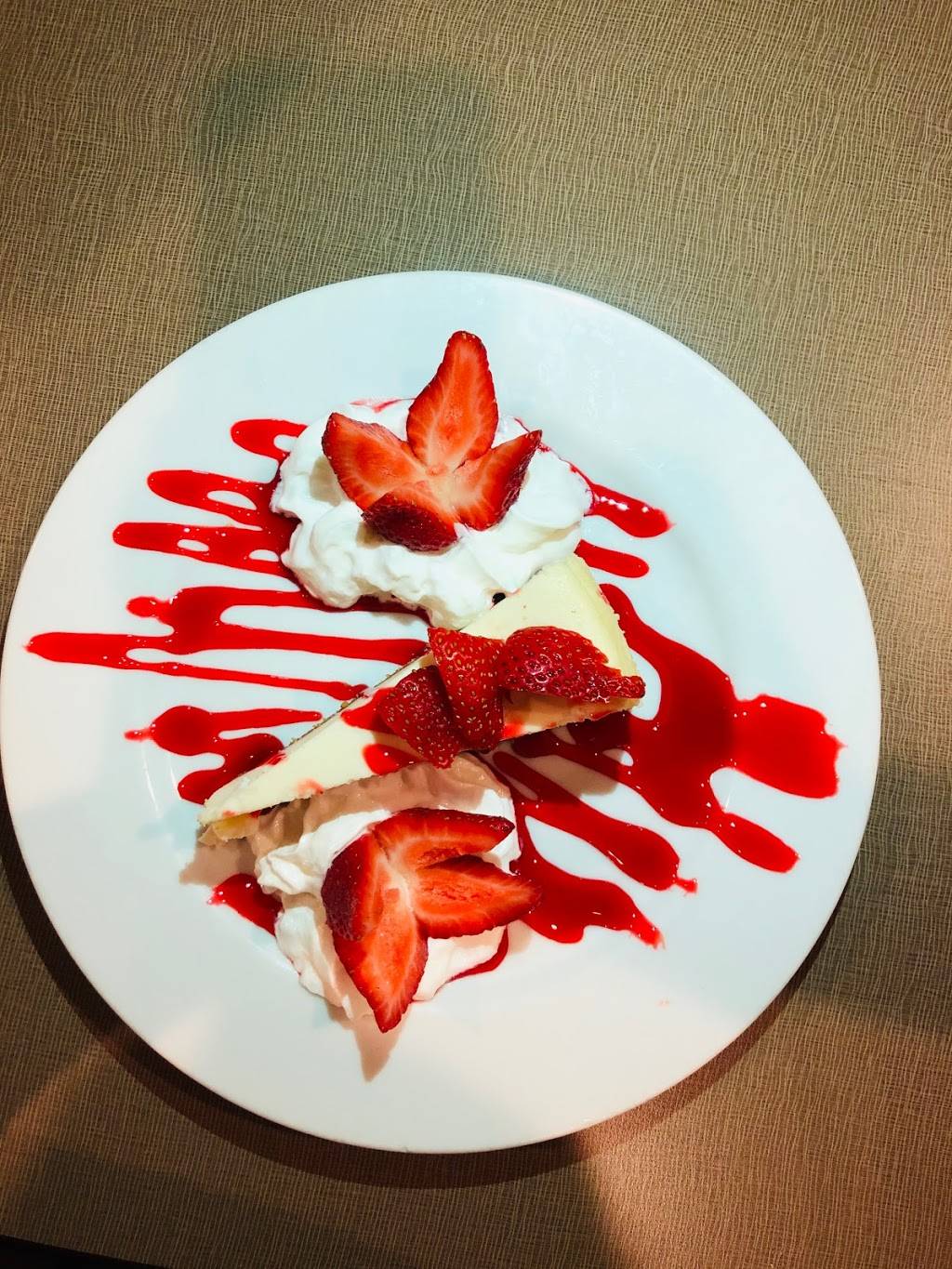 Le Biarritz Spirit | restaurant | 2642 Newport Blvd, Costa Mesa, CA 92627, USA | 9494269152 OR +1 949-426-9152