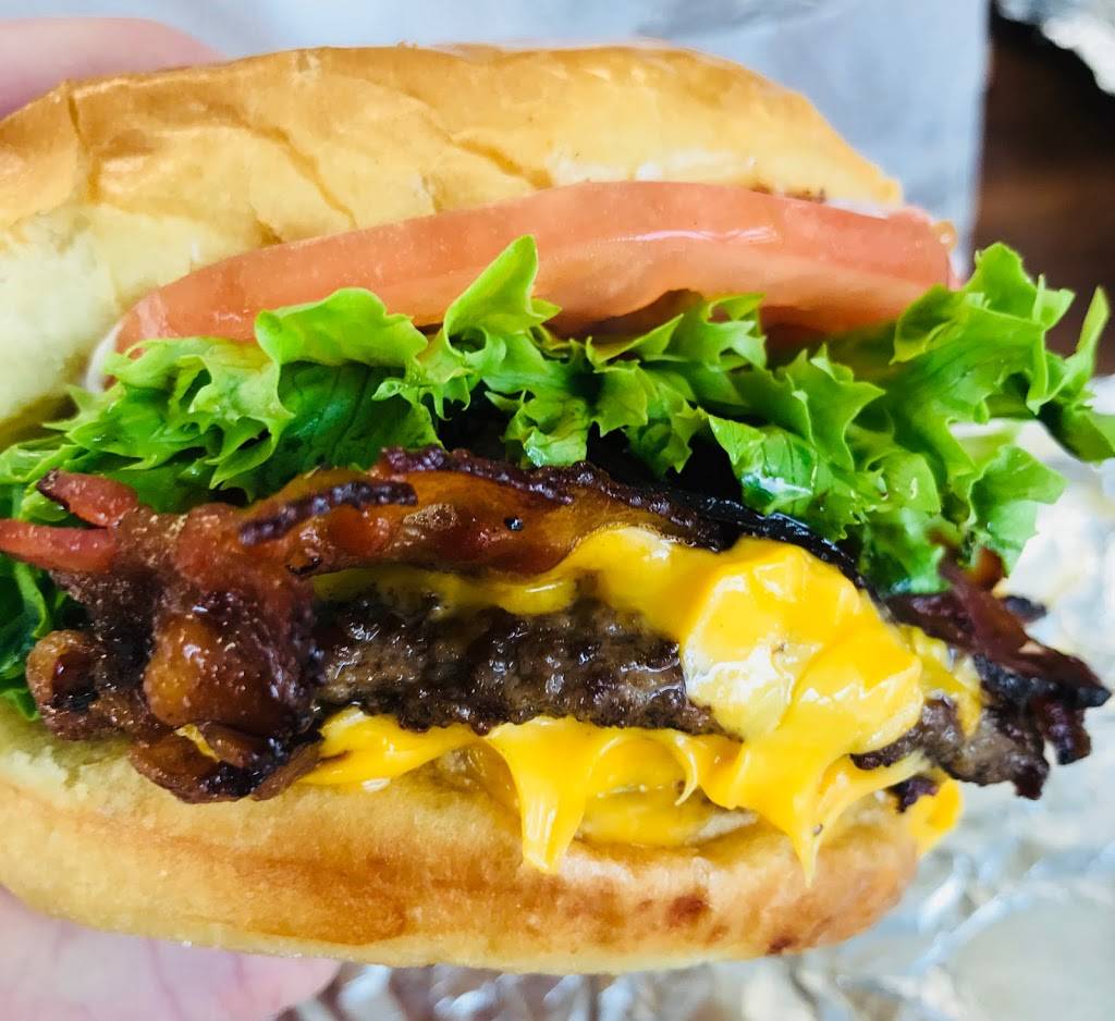 FATTY PATTY | restaurant | 2 Daniels Farm Rd, Trumbull, CT 06611, USA | 2038805986 OR +1 203-880-5986