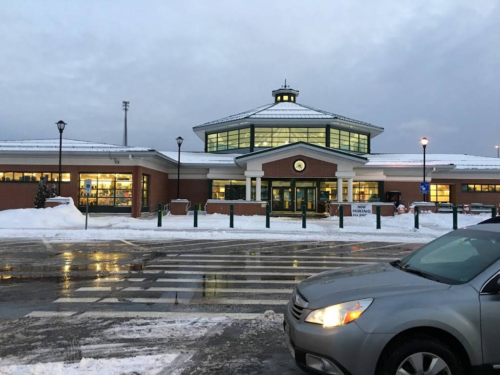 West Gardiner Service Plaza | restaurant | West Gardiner, ME 04345, USA | 2078354040 OR +1 207-835-4040