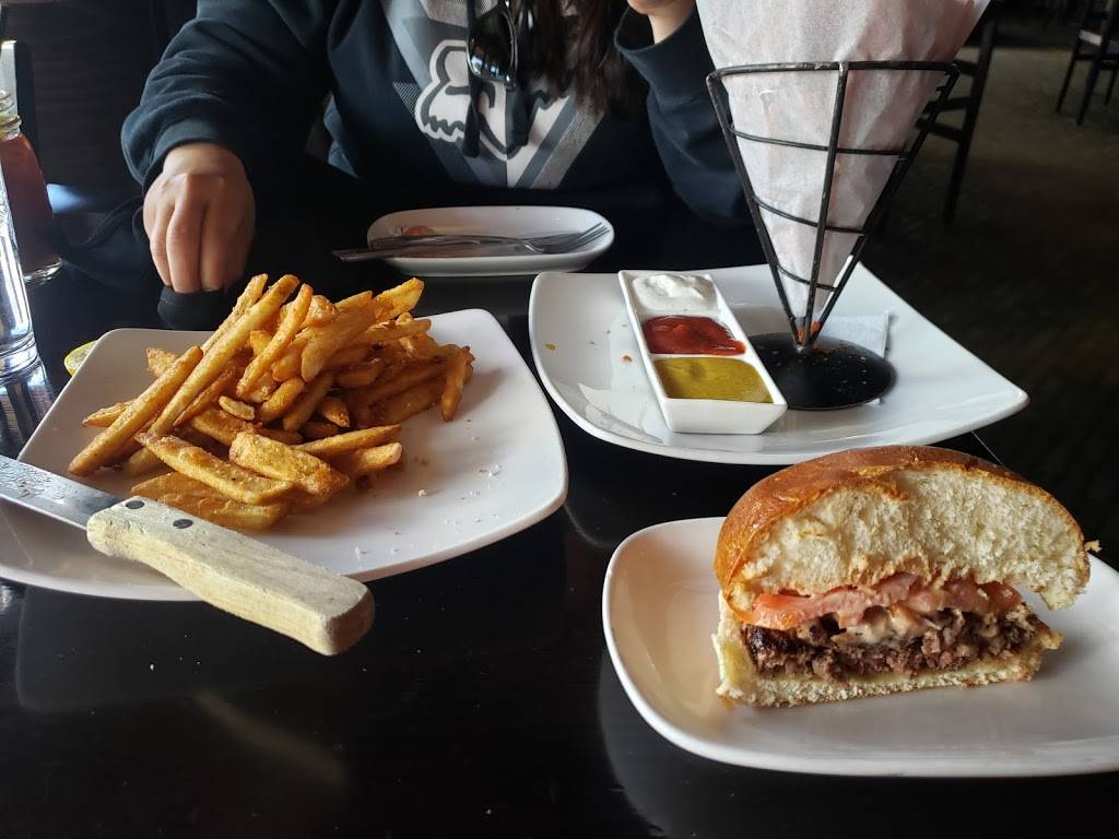 22 Bistro | restaurant | 1995 Squaw Valley Rd #11, Olympic Valley, CA 96146, USA | 5305846170 OR +1 530-584-6170