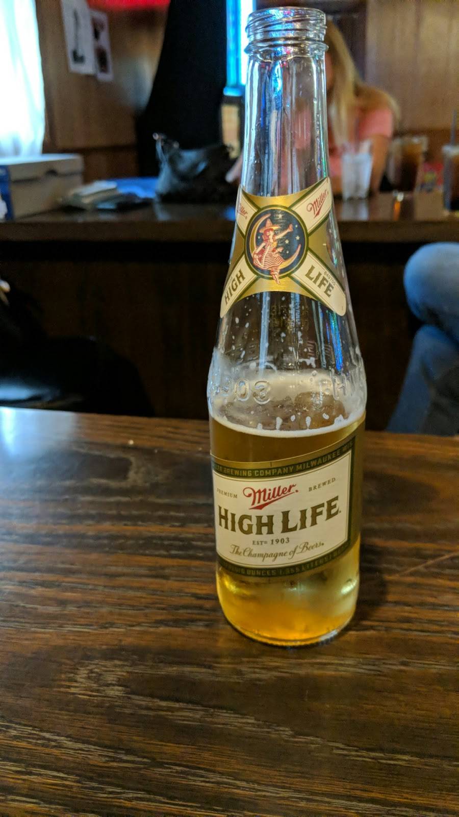 Mug-Zs Pub & Grille | restaurant | W194S7060 Hillendale Dr, Muskego, WI 53150, USA | 2626795455 OR +1 262-679-5455