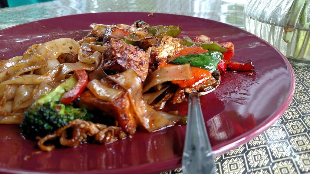 Phad Thai | restaurant | 602 Main St N, Coupeville, WA 98239, USA | 3606786963 OR +1 360-678-6963