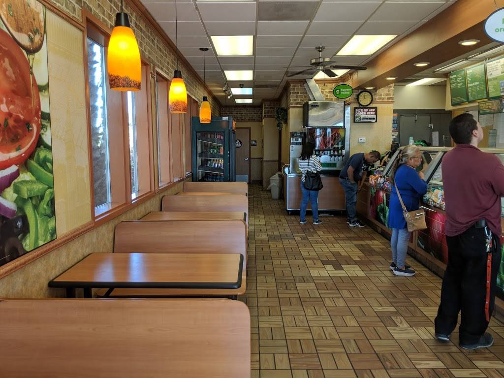 Subway | restaurant | 1561 E Pacheco Blvd W, Los Banos, CA 93635, USA | 2098276500 OR +1 209-827-6500