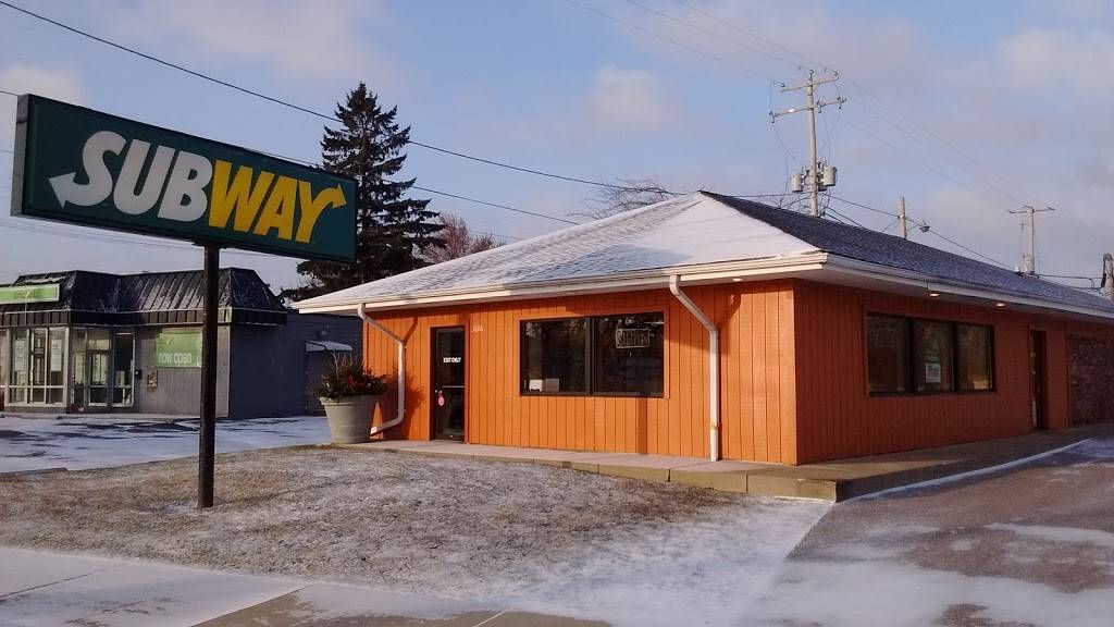 Subway | restaurant | 3016 Douglas Ave, Racine, WI 53402, USA | 2626815555 OR +1 262-681-5555