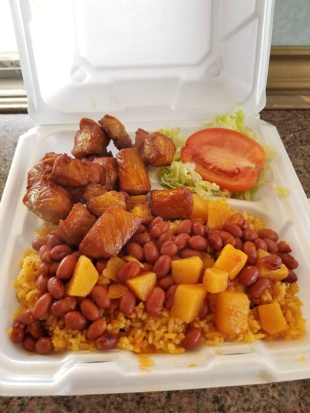 El Rincon Criollo | restaurant | 205 Hope Ave, Worcester, MA 01603, USA | 5089812818 OR +1 508-981-2818