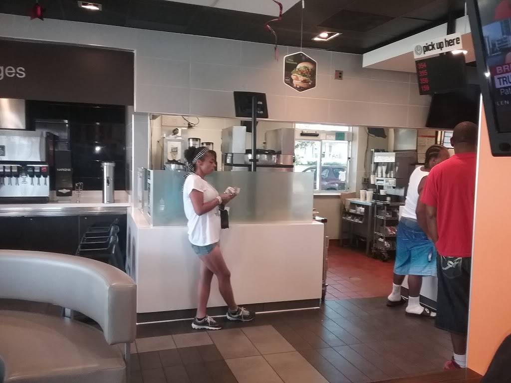 McDonalds | cafe | 3340 Taylor Blvd, Louisville, KY 40215, USA | 5029090335 OR +1 502-909-0335