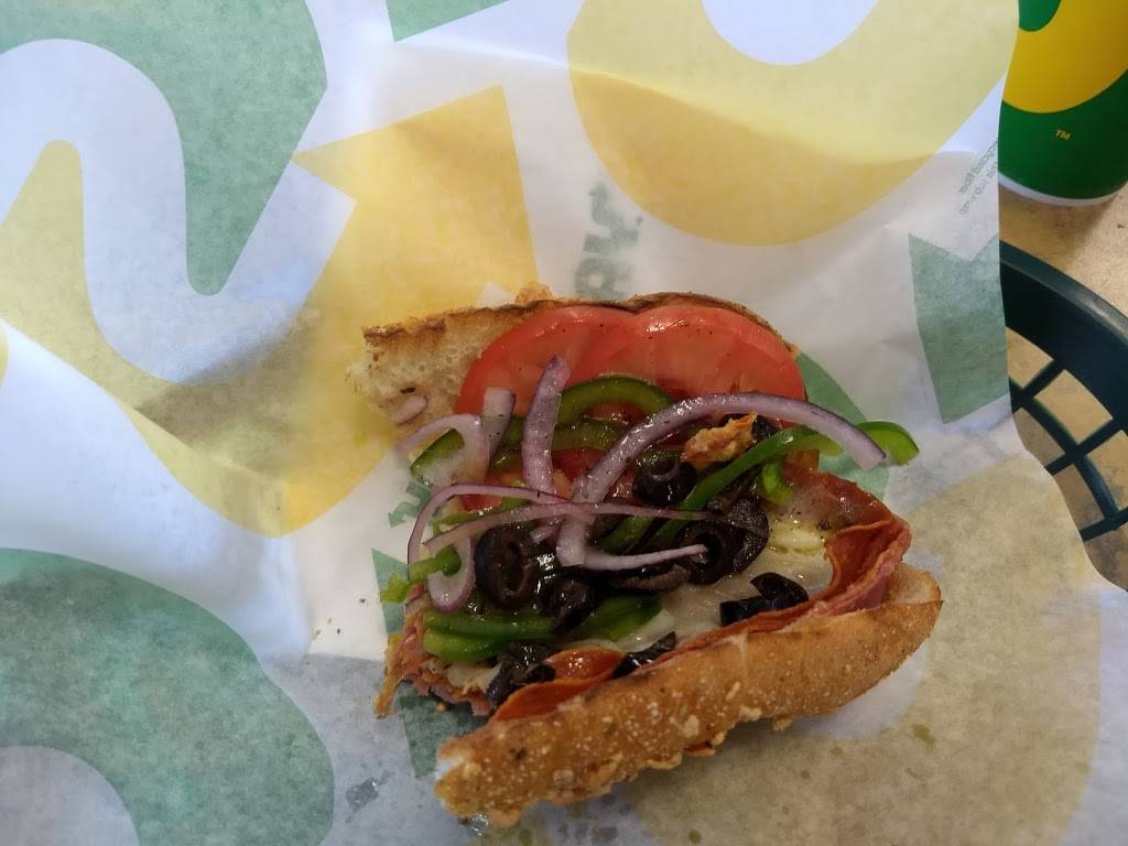 Subway | restaurant | 4518 S Semoran Blvd, Orlando, FL 32822, USA | 4073800988 OR +1 407-380-0988