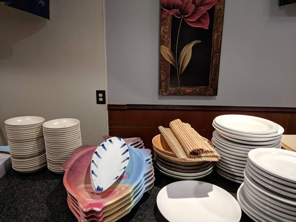 Fujis Grill & Sushi | restaurant | 305 SE Chkalov Dr # 105, Vancouver, WA 98683, USA | 3608964899 OR +1 360-896-4899