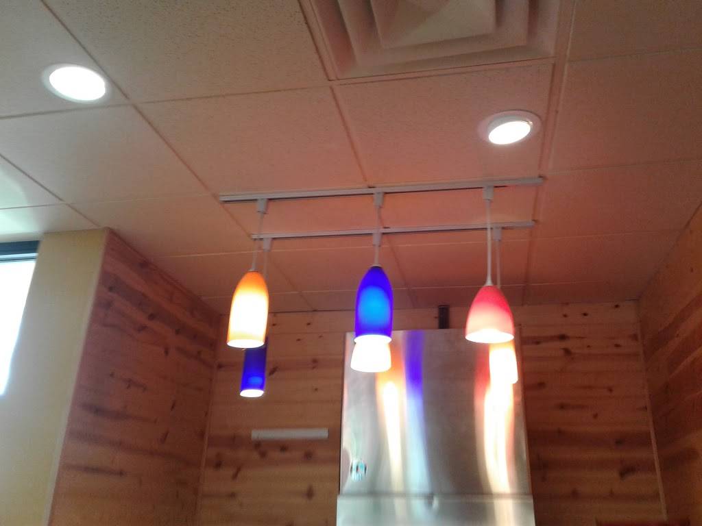 Popeyes Louisiana Kitchen | restaurant | 19510 E US Hwy 40, Independence, MO 64055, USA | 8167951510 OR +1 816-795-1510