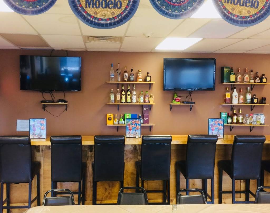 Pueblito | restaurant | 14450 South La Grange Road, Orland Park, IL 60462, USA | 7086454841 OR +1 708-645-4841